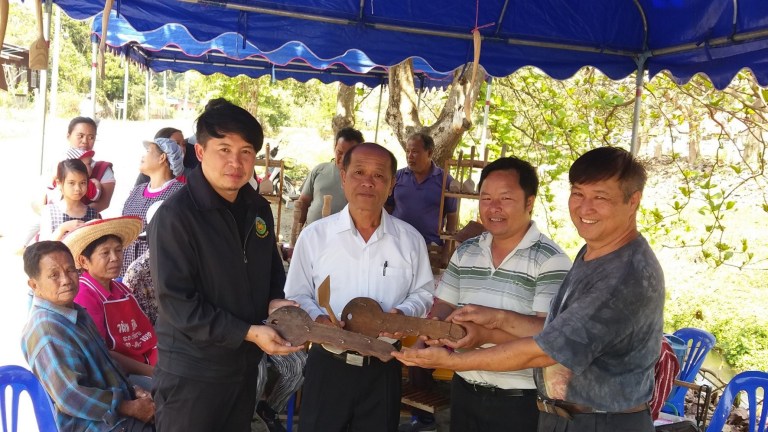 Workshop with senior citizens at Studio 88 Artist Residency, Chiang Mai