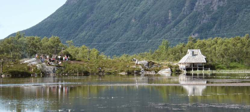 Sørfinnset skole the Nordland talks to Aom on their 20th&nbsp;anniversary